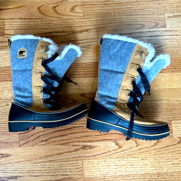 Sorel Tan and Gray Snow Boots - Picture 3 of 4